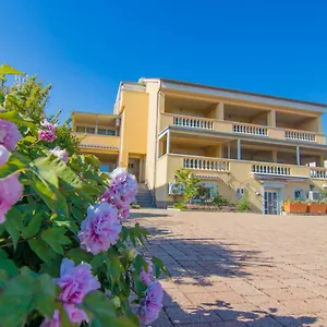  Apartman Center Dekanic